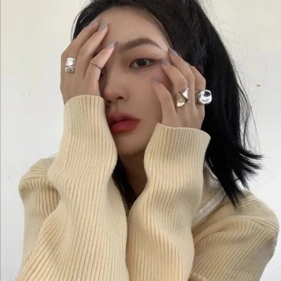 小丑面前